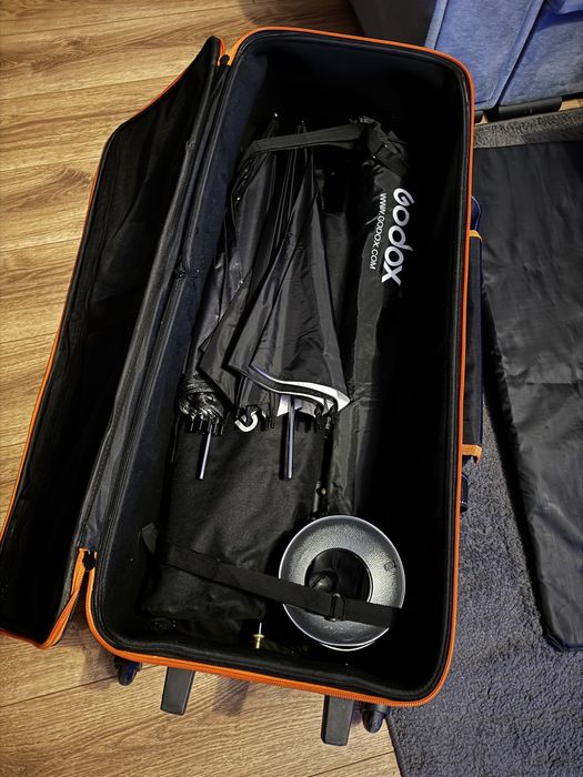 Zestaw lamp studyjnych GODOX SK300