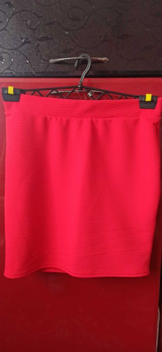 Спідничка червона