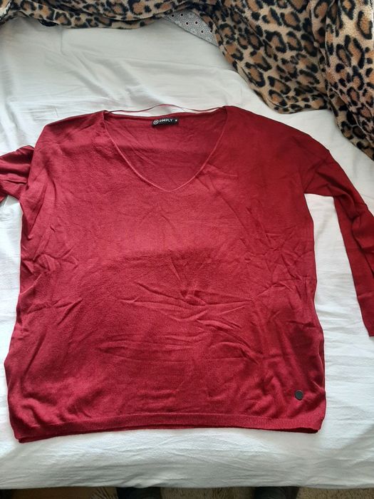 Vários tops/blusas/camisolas