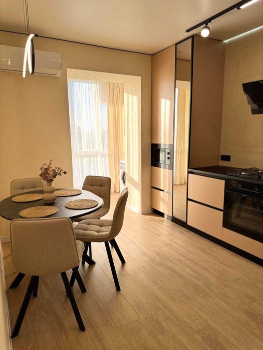 Продаж розкішної 1.5 квартири по вул.Українських Декабристів