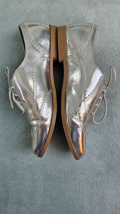 Buty srebrne rozm. 38