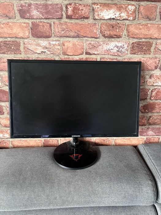 Monitor Samsung 24" S24F350FHU | Sprawny