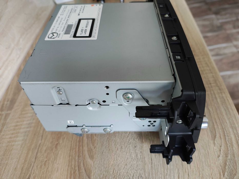 Panel audio i nawigacji do Mazdy CX-5, rocznik 2014