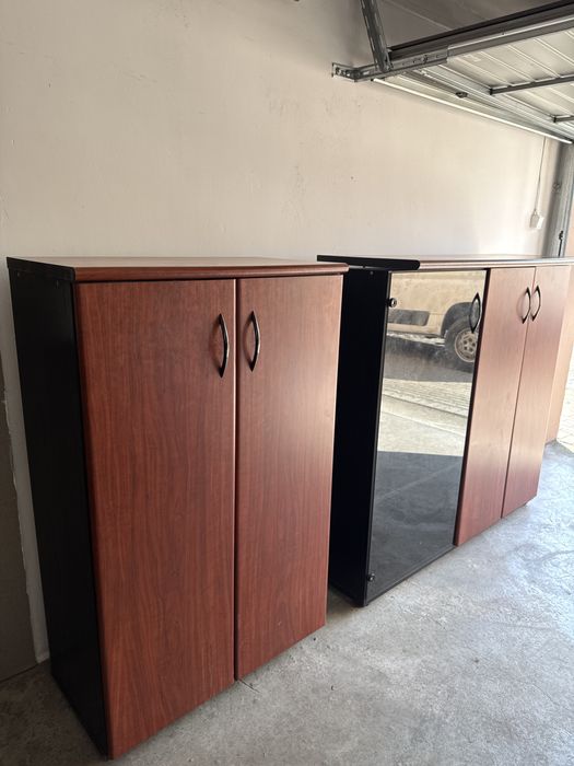 Komoda z witryna do biura