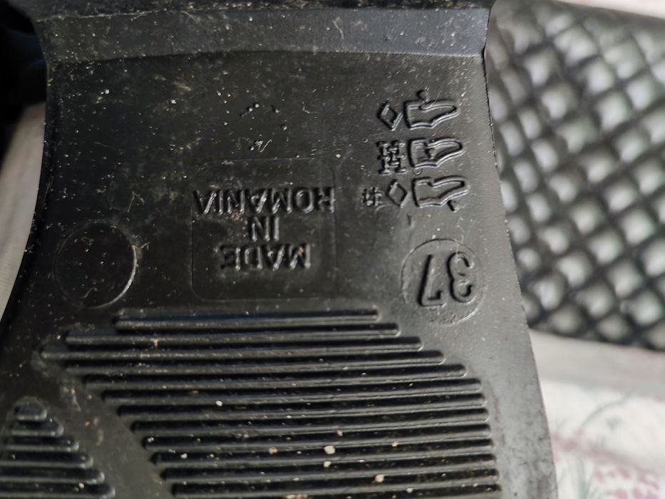 Продам резиновые сапоги