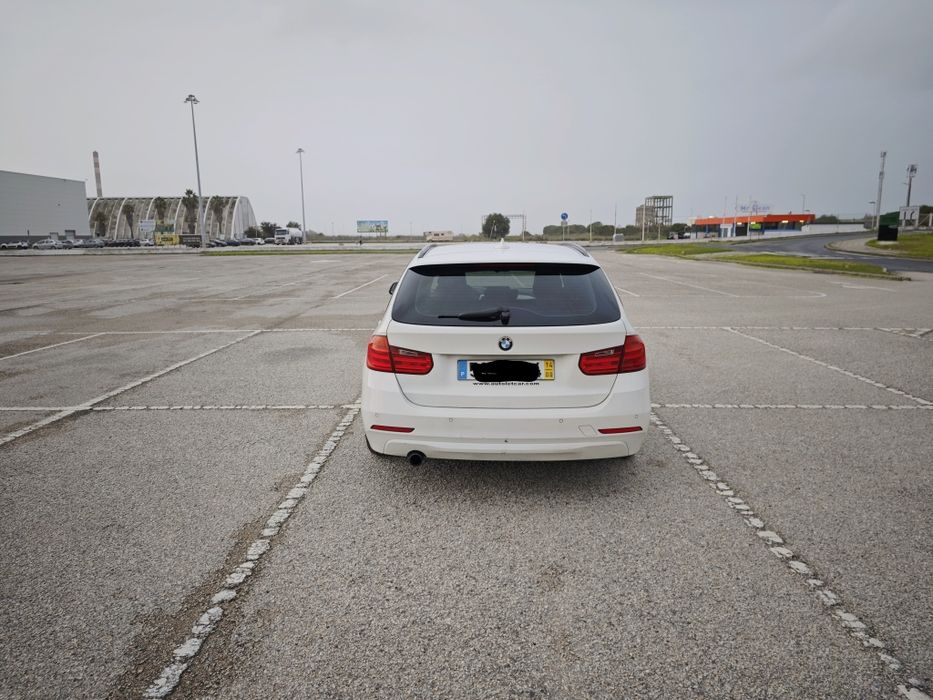 BMW 320d

326 mil km

2.0 184cv

Consumo 5 lts/100km
.Carrinha muito e