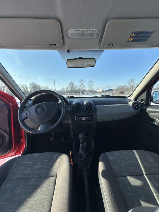 Dacia Sandero 2012 року випуску, рідна фарба