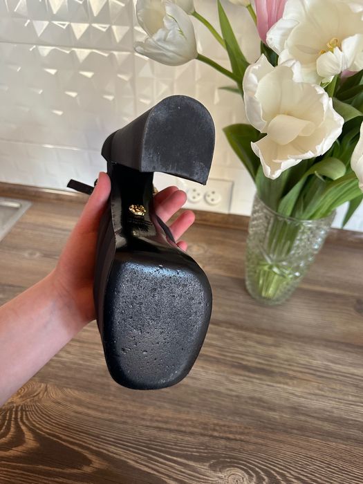 Туфлі в стилі Bratz versace