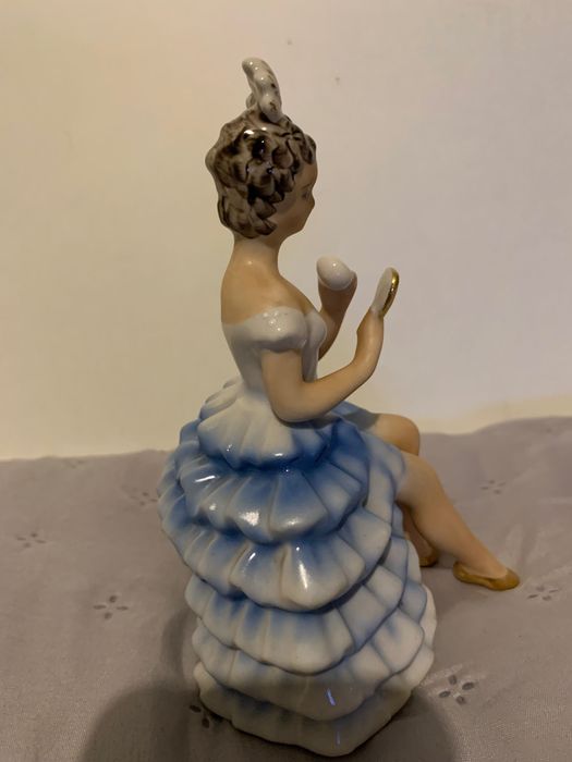 Dama z lusterkiem figurka J.Jezela