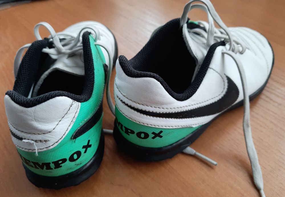 Buty na hale turfy NIKE TIEMPOX rozm. 32