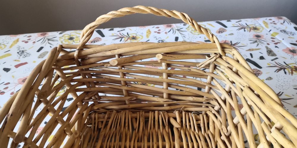 Cesto retangular com pegas