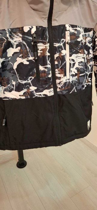 Продам дитячу зимову курточку