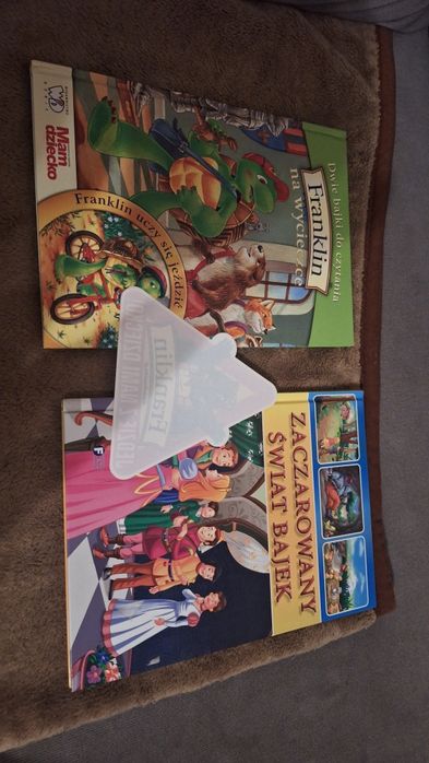 "Franklin na wycieczce. Franklin uczy się jeździć." "Zaczarowany świat