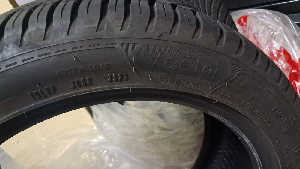 Pneus Goodyear vector 4season semi novos