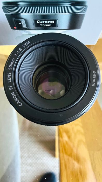 Objetiva Canon EF 50mm f/1.8 STM