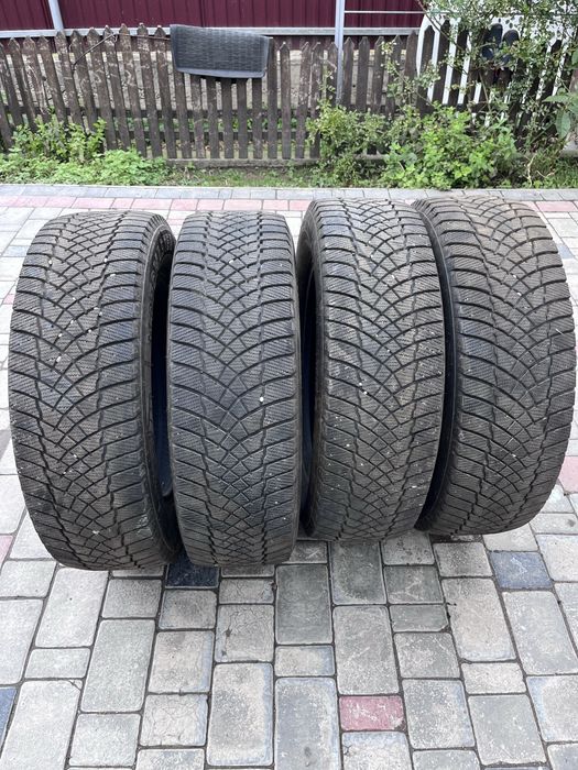 Зимня резина hankook 215/65 r17 25 рік