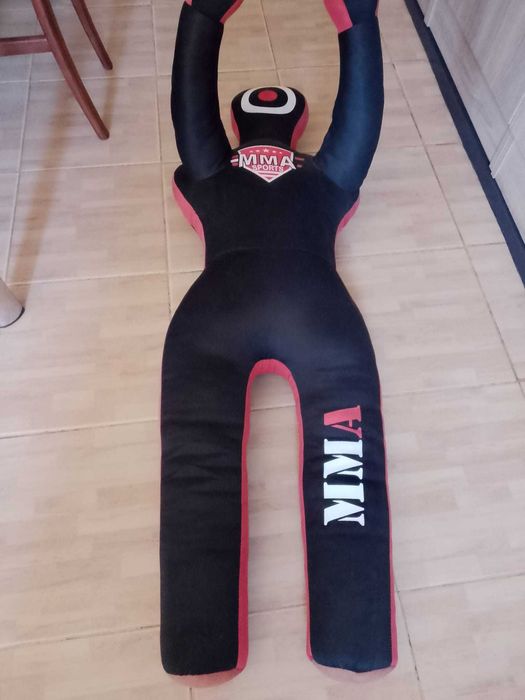 Boneco de treino MMA em ótimo estado
