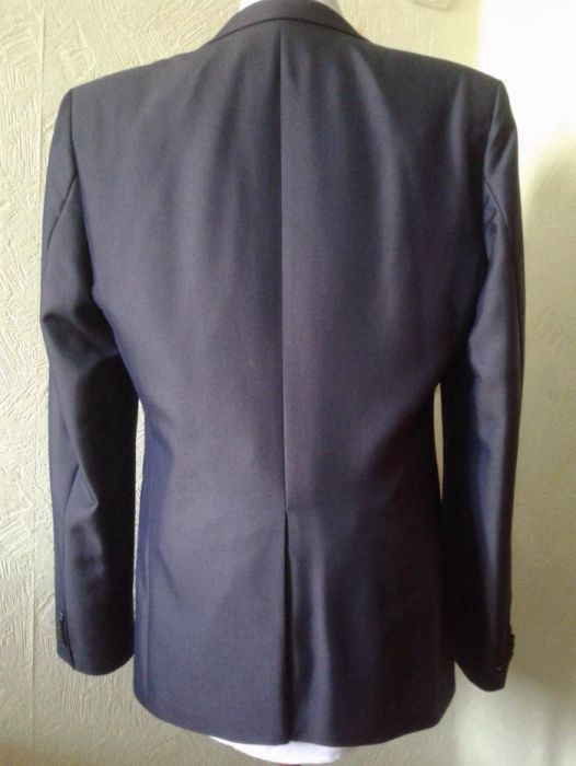 Костюм на подростка-высокого и худенького .