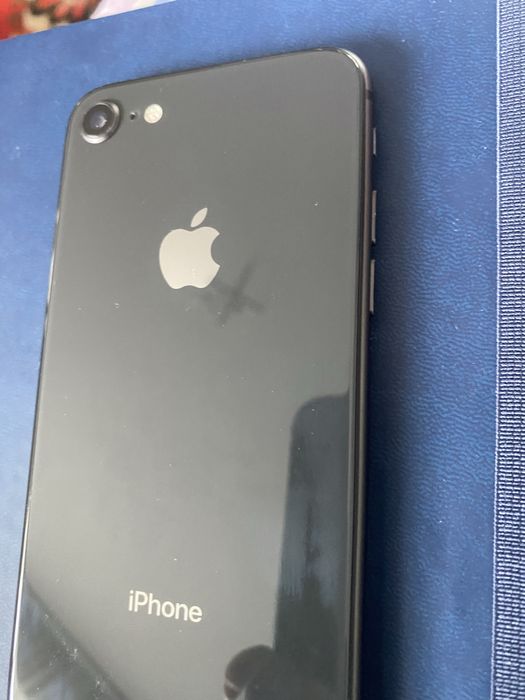 Айфон 8, 64 гб