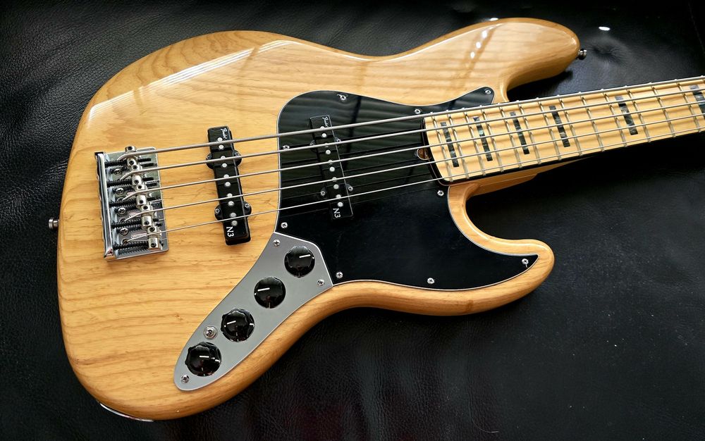 fender jazz bass deluxe v usa