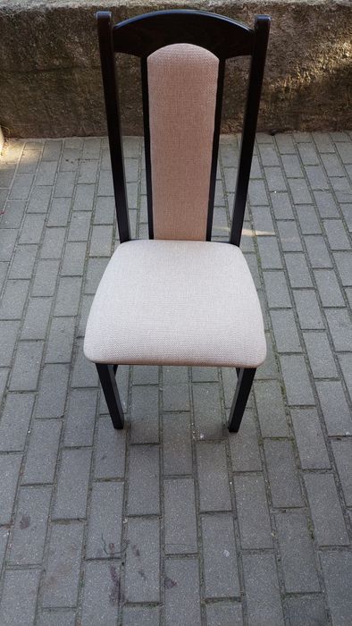 Stół rozsuwany z krzesłami
