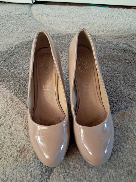 Buty damskie na wysokim obcasie