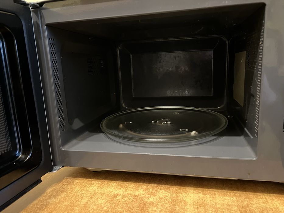 Мікрохвильова пічь Electrolux EMM21000S