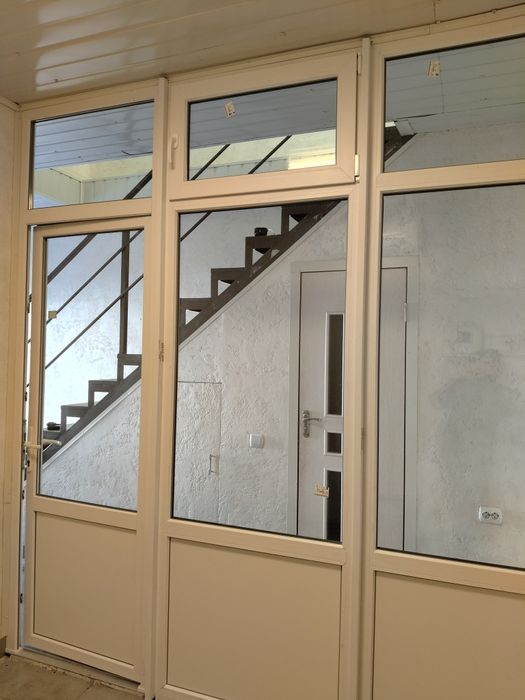 Оренда Магазину другий поверх частина першого