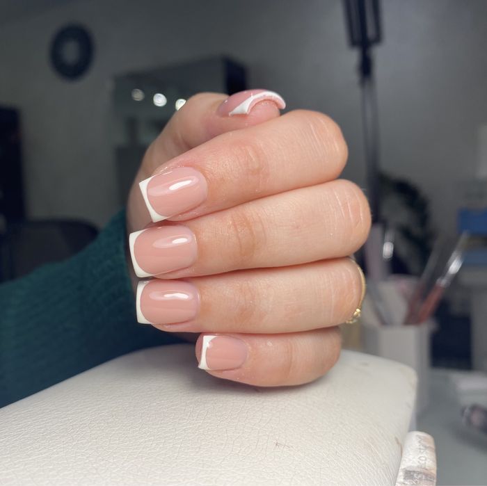 Нарощення нігтів Ужгород