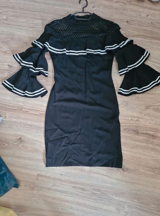 Sukienka z falbankami