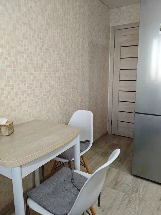 Продам  1 ком .кв Правый берег