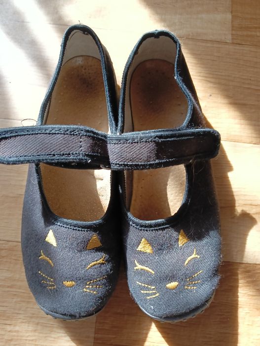 Sprzedam buty z kotem