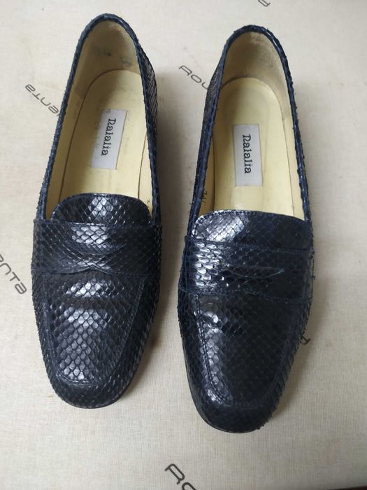 Sapatos azuis, em pele de corcodilo, pouco uso - tamanho 36