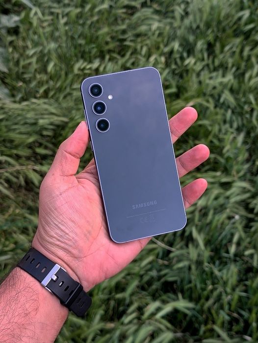 Samsung s23 fe (8/256 официальный ииидеал 2 физ сим +есим  Камерафон для фанатов s23)