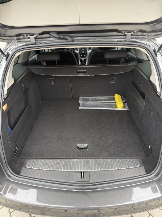 Продам Opel Astra j 2011p