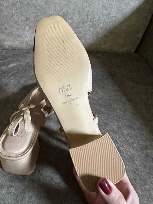 Бежево-чорні слінгбеки туфлі в стилі chanel 40/41