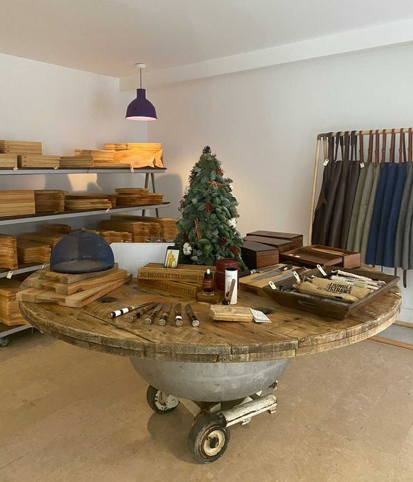 MESA GIRATÓRIA, para 10 pessoas, 185 cm de diâmetro