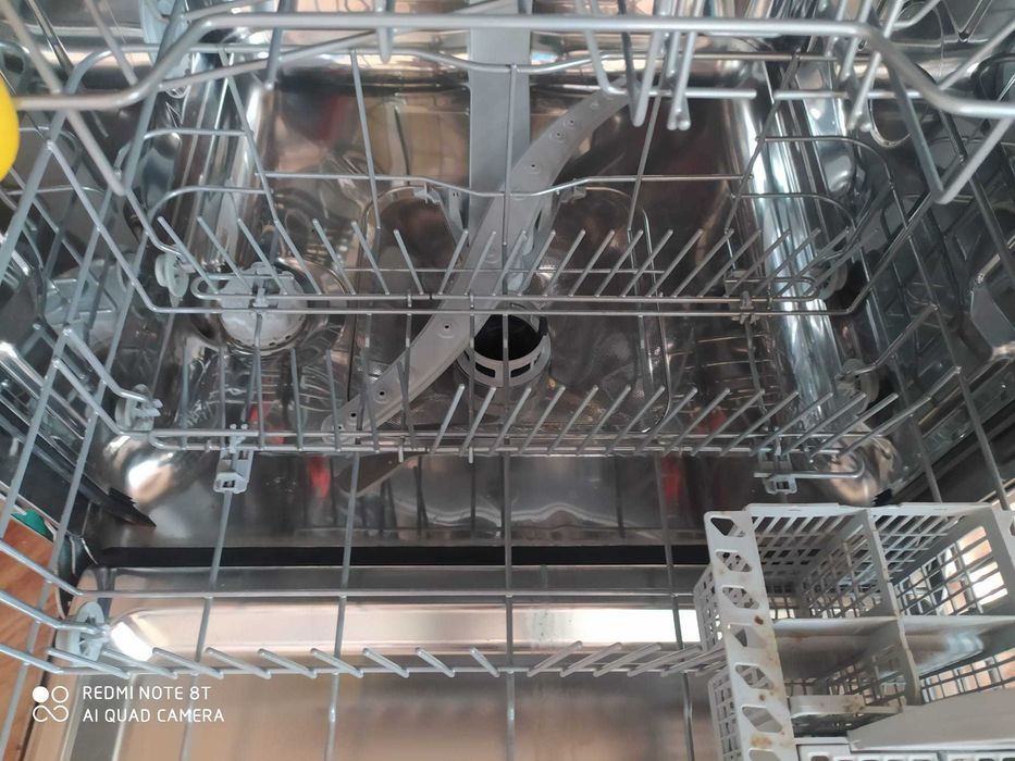 Máquina de lavar loiça, Ariston-Como nova (lavou, apenas, três vezes)