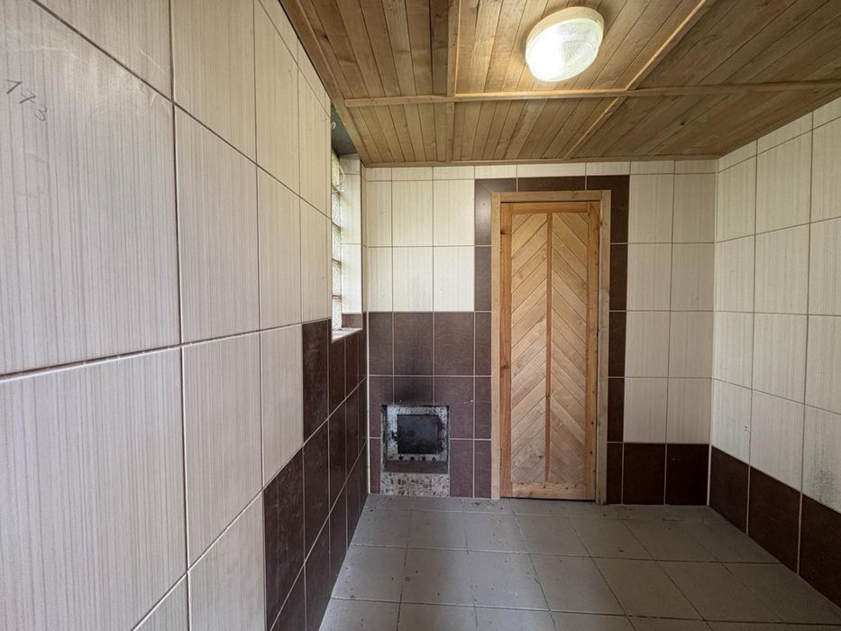 Продаж будинку з ремонтом та меблями в м.Золочів