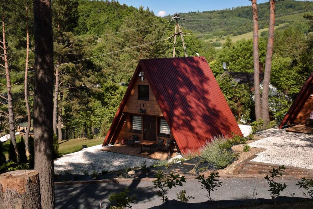 Domki w górach Bieszczady wakacje noclegi widok rzeka wędkowanie