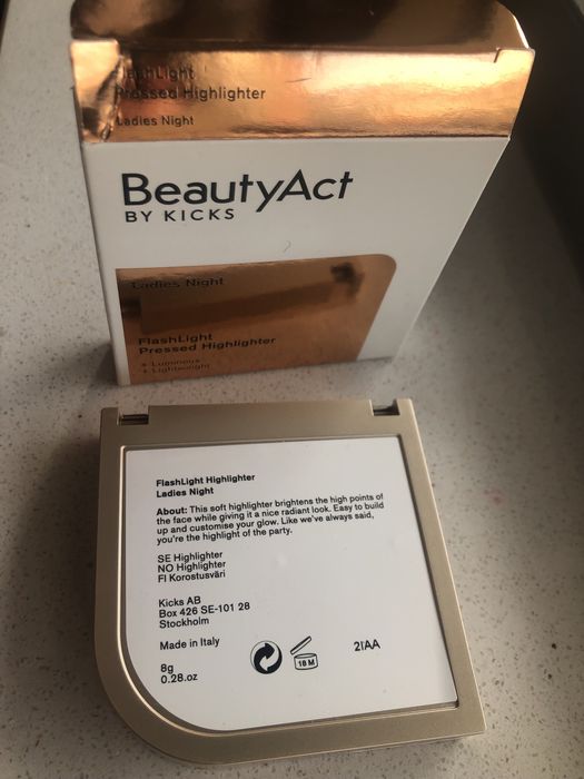 Beuty Act kicks Becca rozswietlacz