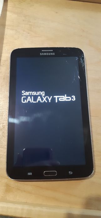 Планшет Samsung SM-T211