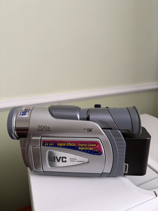 Відеокамера JVC в хорошому стані