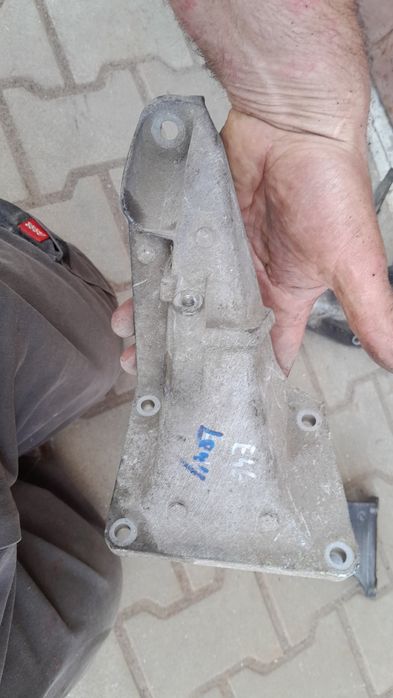Łapa silnika lewa bmw e46 M52tu M54