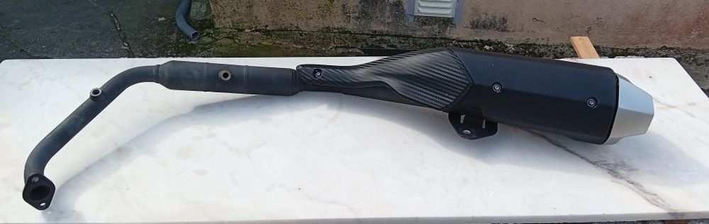 Escape completo Yamaha MT 125 de 2025