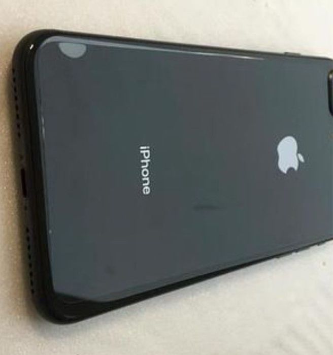 айфон 8/ 64 гигой