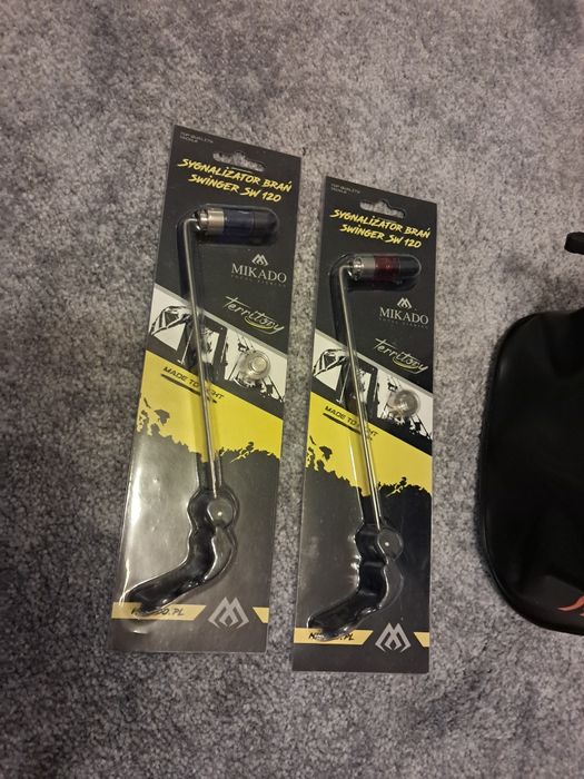 Siatka i pojemnik do pelletu sakana  ,sygnalizatory .wysyłka