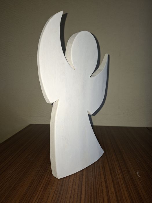 Anioł ze drewna 36x23 cm