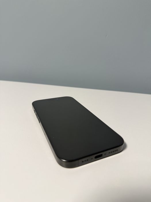 iPhone 16 Pro 128 GB (Black Titanium)
