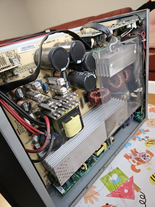 3000VA.2400W.Duży,mocny.Zasilacz awaryjny UPS Power Walker